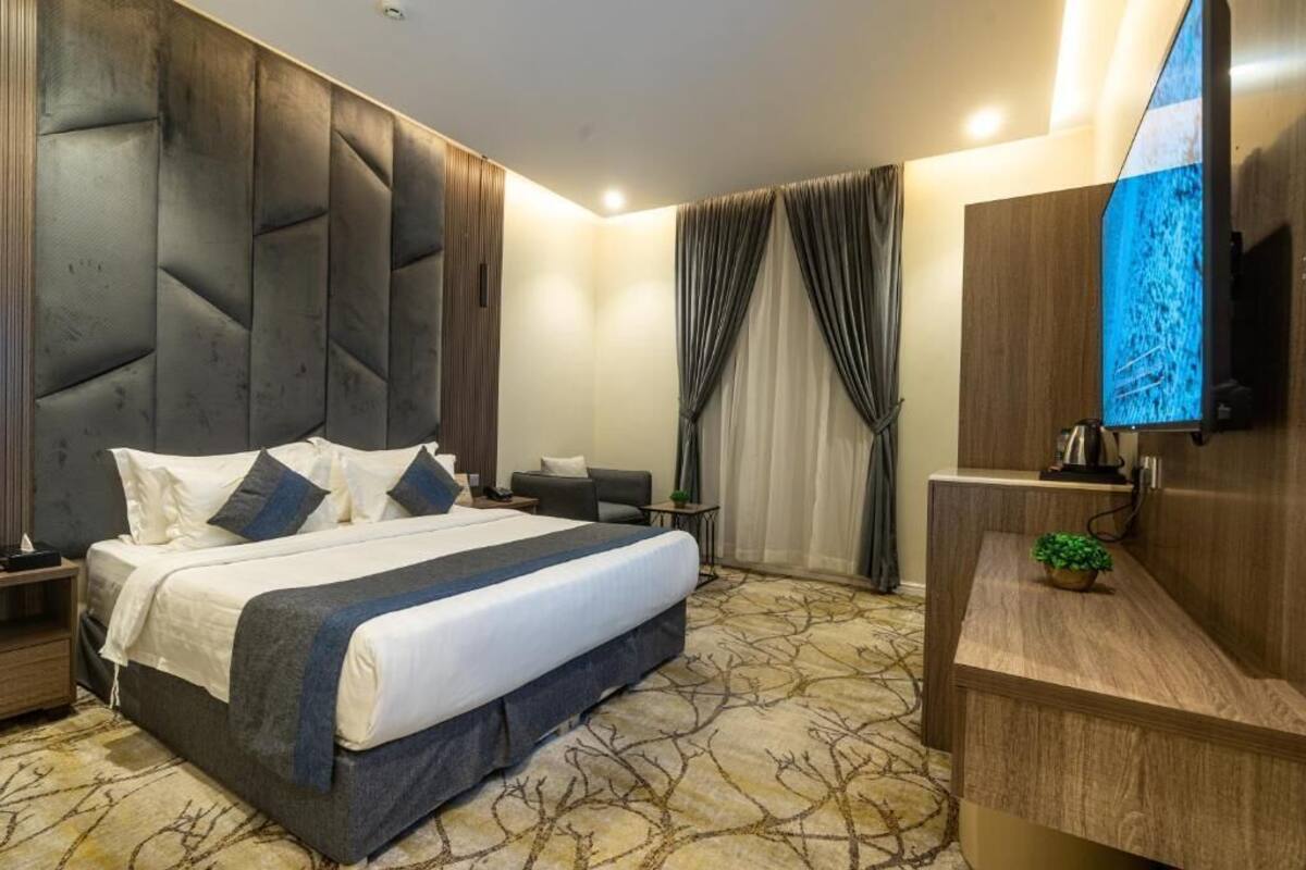 1 bedroom, hypo-allergenic bedding, pillow-top beds, minibar