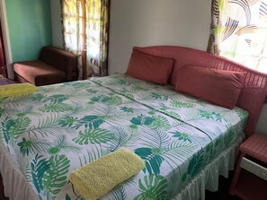 1 bedroom, iron/ironing board, free WiFi - Vieux Fort Couples Country Styled Bungalow Near Mangrove Restaurant (Castries)