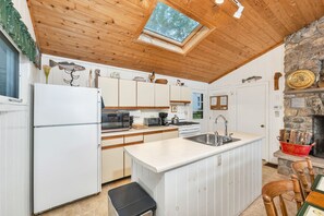 微波炉、洗碗机、茶具/咖啡用具、烤面包机