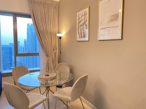 Deluxe Apartment | In-room dining