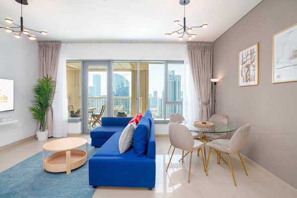 Deluxe Apartment | Living area - Lux BnB I 29 Burj BLVD I Downtown Views (Dubai)