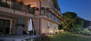 Exterior - Lo Noyer Et Les Roses (Saint-Nicolas)