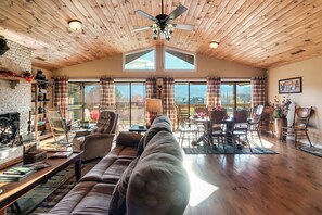 TV connectée, cheminée