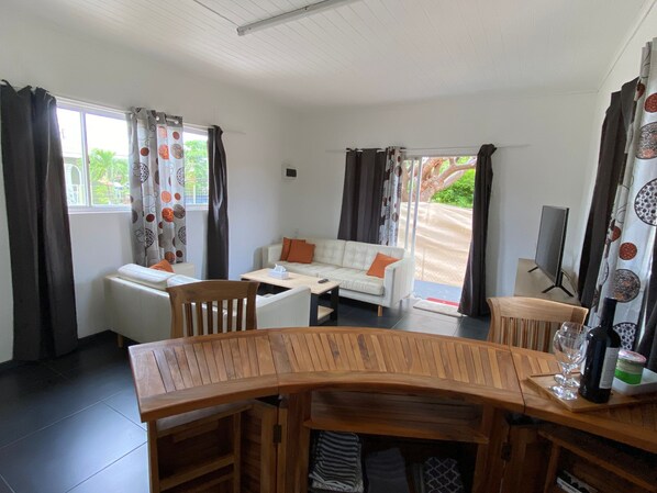 Dining - One Bedroom Apartment on Bonaire in Quit Area (Kralendijk)