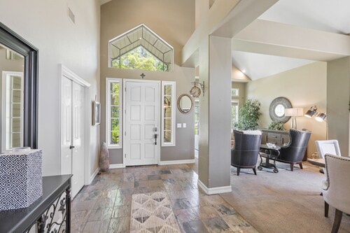 Auburn Wine & Beer Country Retreat Sleeps 12+w/Pool Hot Tub Sunset Views Pets