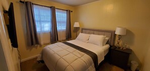 3 habitaciones, tabla de planchar con plancha y cuna de viaje 