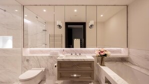 Apartment, Multiple Beds | Bathroom