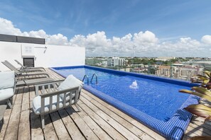 Pool - Cozy one bedroom on downtown district-5 minutes walk to the beach- (Playa del Carmen)
