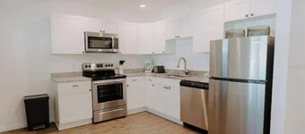 Modern Ground Floor Rental Unit near Anna Maria Island