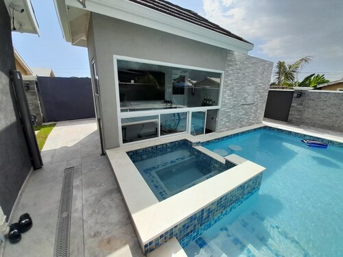 Evertonbnb 22 - Relaxing 2-Bedroom Villa with Pool