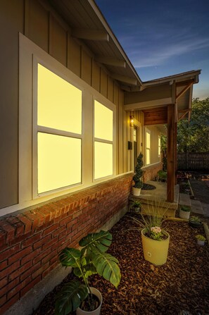 تفاصيل الفندق من الخارج