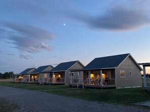 Exterior - Comfortable cabins with a view - close to Glacier National Park (Columbia Falls)