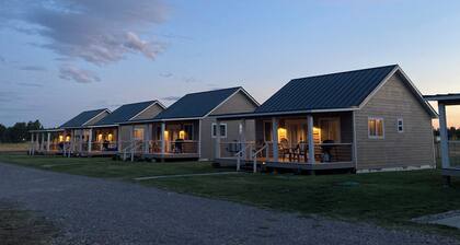 Comfortable cabins with a view - close to Glacier National Park
