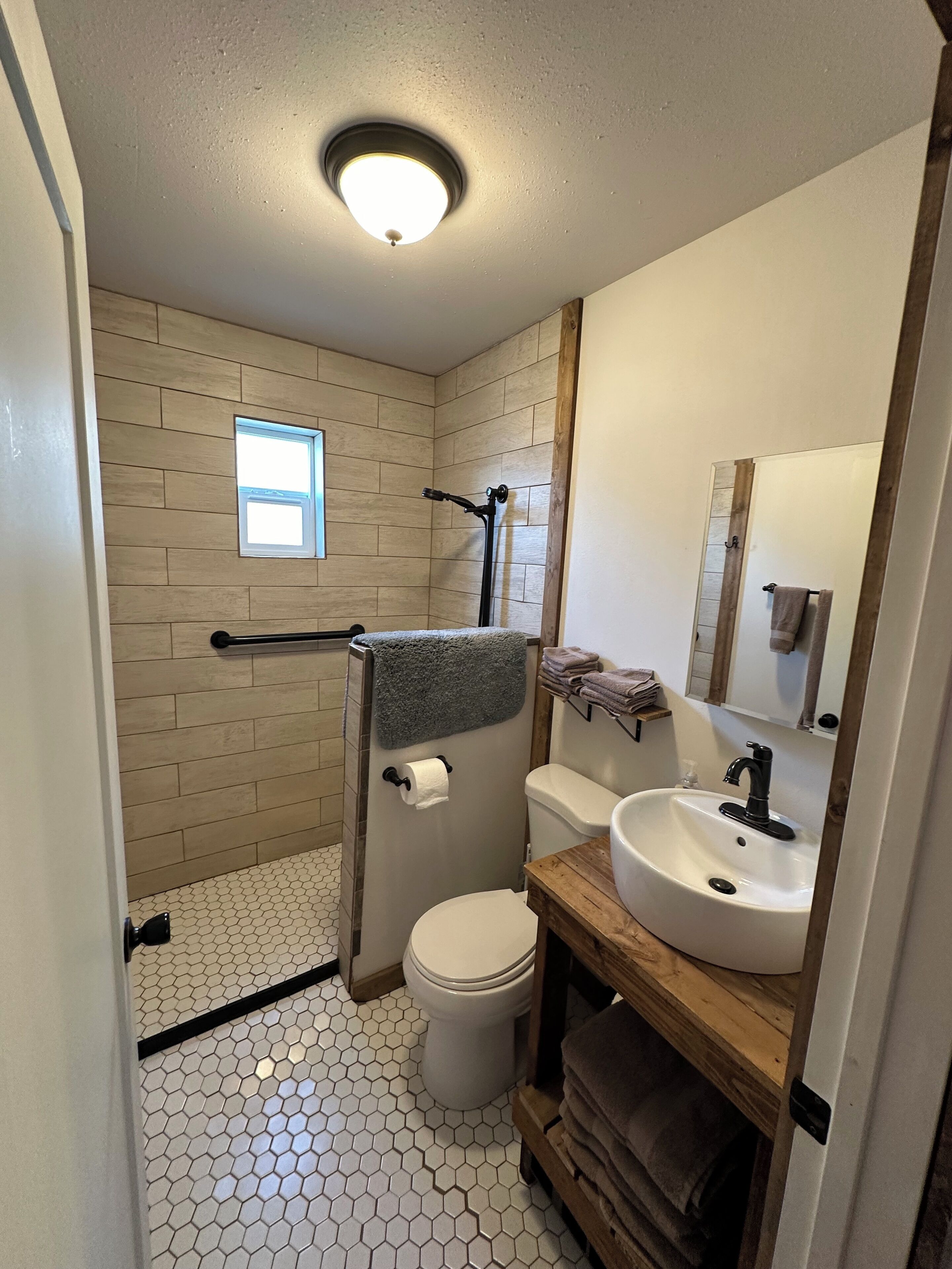 Shower, towels, soap, shampoo