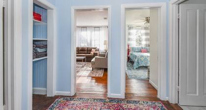 Summertime Pet-friendly 30 min Savannah