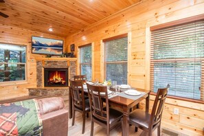 Dining - Righty is 1 of 2 5BR/6BA private pool, game room, theater (Sevierville)