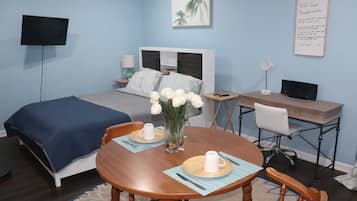 1 slaapkamer, een bureau, gratis wifi, beddengoed