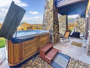 Property grounds - Modern Vibe at Fairway Springs 4202. Private Hottub, Beautiful Views (Park City)