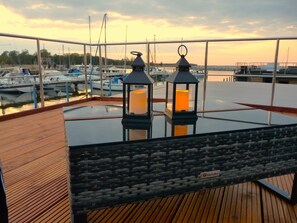 Property grounds - Houseboat Fjord Lyra with bio sauna and roof terrace in Barth (Barth)