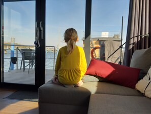 TV - Houseboat Fjord Lyra with bio sauna and roof terrace in Barth (Barth)