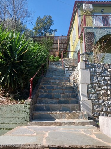 Sminos Farm House E4 Path