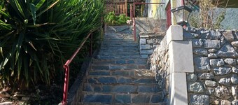 Sminos Farm House E4 Path