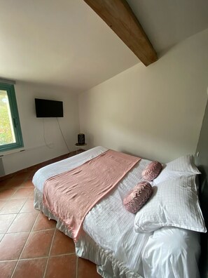 10 chambres, Wi-Fi gratuit, draps fournis