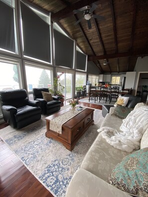 Smart TV, fireplace, video games, books