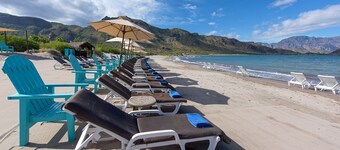 WHALE WATCHING, GOLF & STUNNING STAR-GAZING: 2-BR Penthouse
