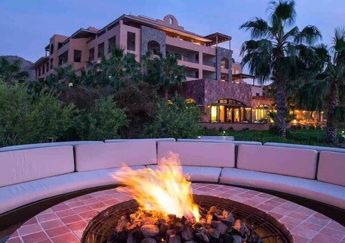 WHALE WATCHING, GOLF & STUNNING STAR-GAZING: 2-BR Penthouse