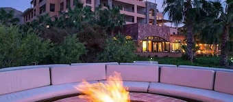 WHALE WATCHING, GOLF & STUNNING STAR-GAZING: 2-BR Penthouse