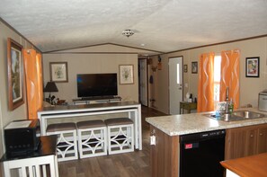 Kylskåp, mikrovågsugn, ugn och spishäll