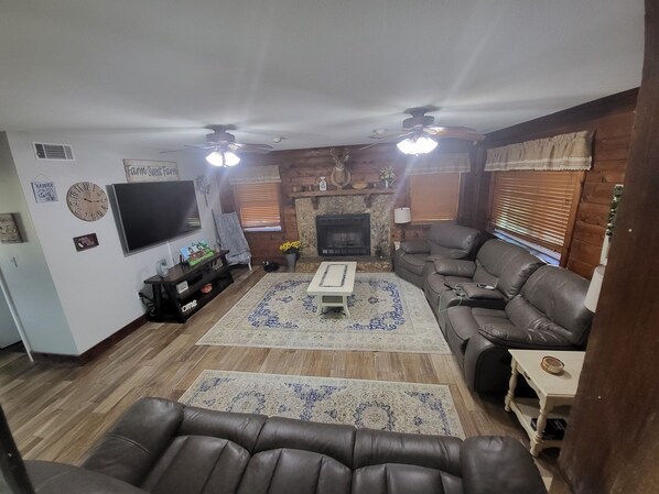 Smart TV, fireplace, computer monitors, printers