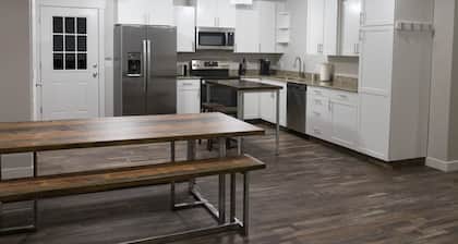 New home sleeps 10, open floor plan & amazing view
