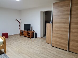 1 غرفة نوم ومكواة/لوح كي وسرير سفر وواي فاي مجانًا