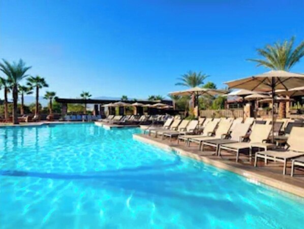 Outdoor pool - Westin Dessert Willows Premium Villa Available 4/11-14/2024 Coachella Week 1 (Palm Desert)