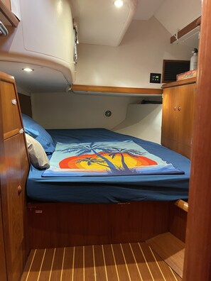 3 habitaciones, escritorio, wifi gratis y ropa de cama