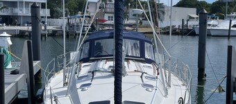 Luxury Yacht in FLORIDA KEYS