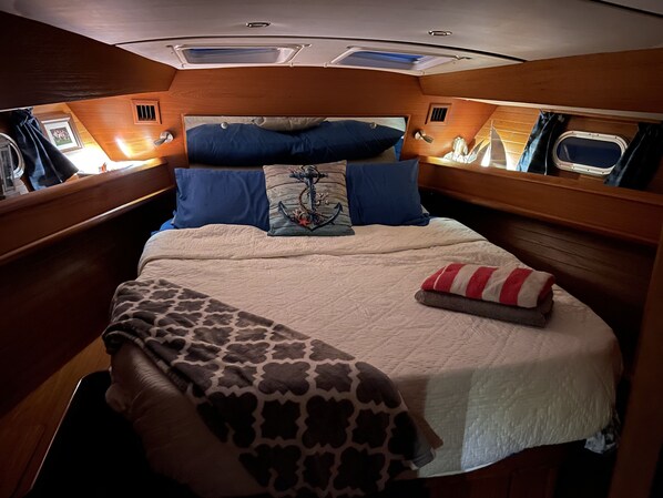 3 bedrooms, desk, free WiFi, bed sheets