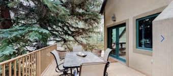 Luxurious 6 bedroom home inside Beaver Creek Resort