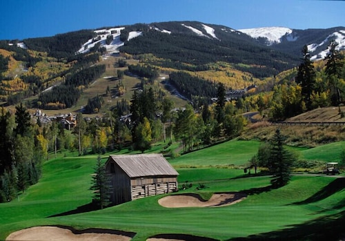 Luxurious 6 bedroom home inside Beaver Creek Resort