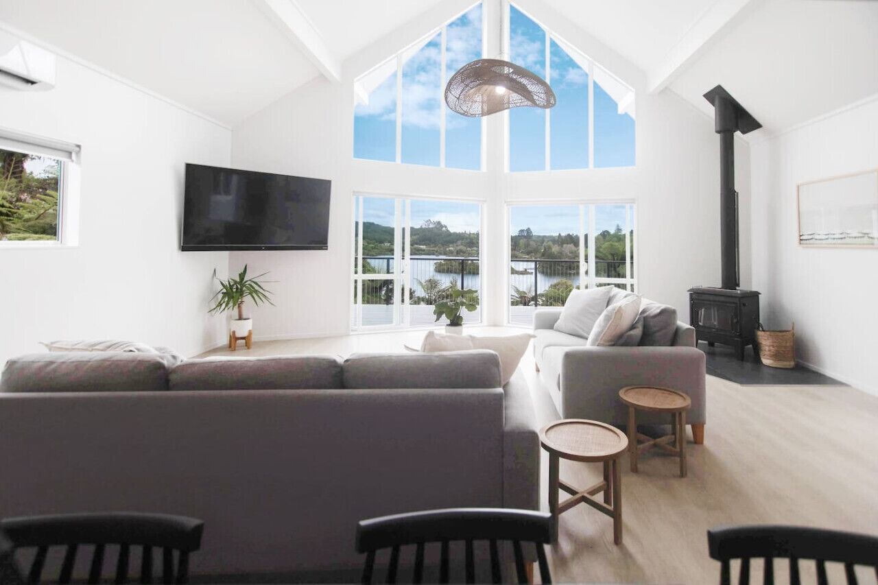 TV, fireplace, ping pong, smart speakers