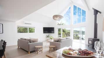 TV, fireplace, ping pong, smart speakers