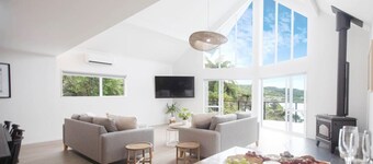 Architectural Lakehouse | Panoramic Views | Boat Mooring | Space for 14