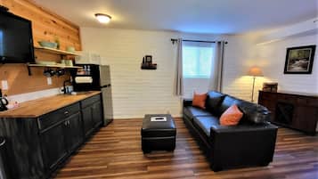 Comfort Suite, 1 King Bed with Sofa bed (No Pets) | 1 bedroom, premium bedding, pillow-top beds, individually furnished