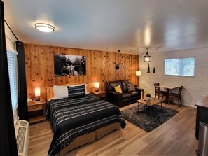 Design Studio (Pet Friendly) | Premium bedding, pillow-top beds, individually furnished, free WiFi - The Nook Pinetop (Pinetop)