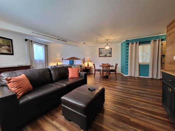 Comfort Suite, 1 King Bed with Sofa bed (No Pets) | Premium bedding, pillowtop beds, individually furnished, free WiFi