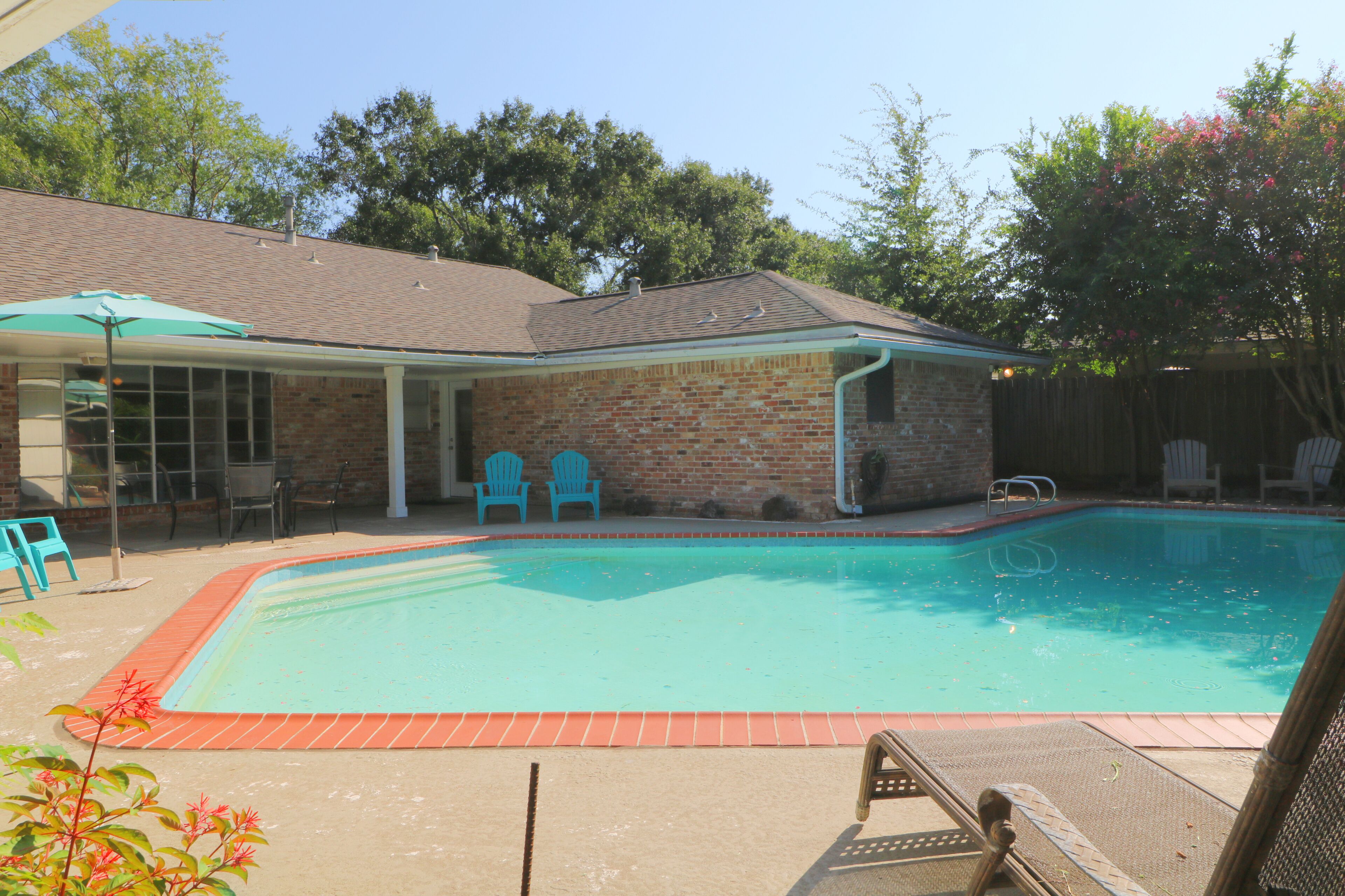 Private POOL, 4 bedrooms 2.5 baths Furnished Home near MD Anderson