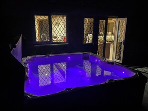 Pool - Riverside Cottage-UK41439 (Brandon)