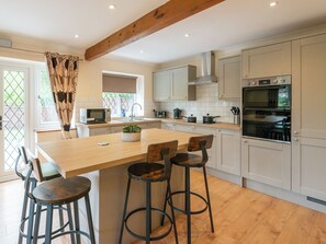 Dishwasher - Riverside Cottage-UK41439 (Brandon)